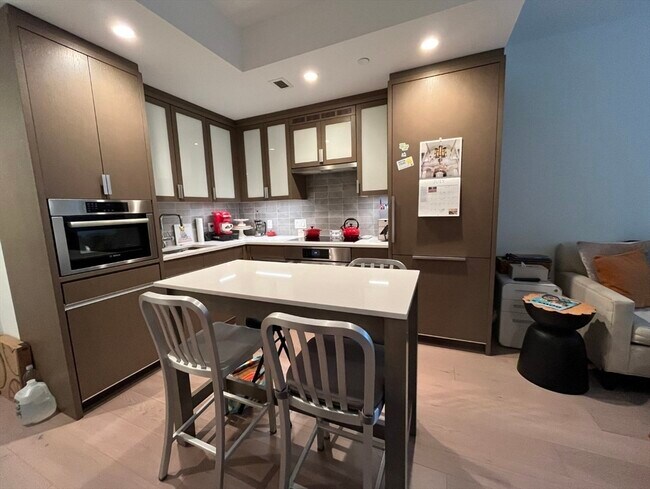 100 Lovejoy Pl in Boston, MA - Building Photo - Building Photo