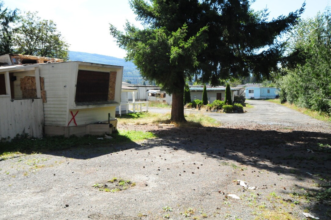 Mobile Home Park in Snoqualmie, WA - Building Photo