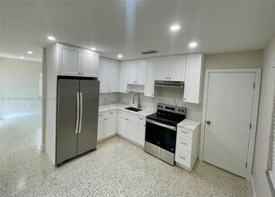 1129 SW 11th Ave in Miami, FL - Building Photo - Building Photo