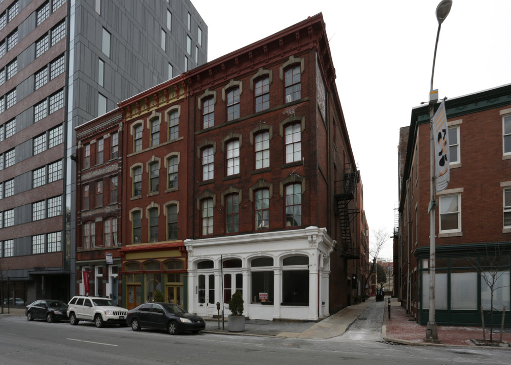 122-124 Arch St in Philadelphia, PA - Building Photo