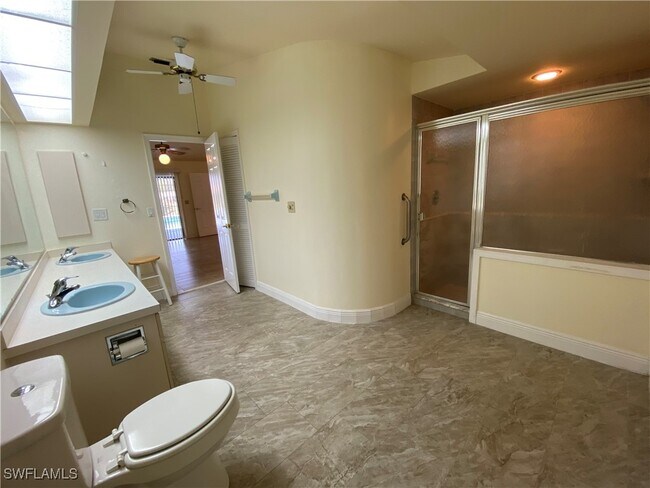 225 SE 31st St