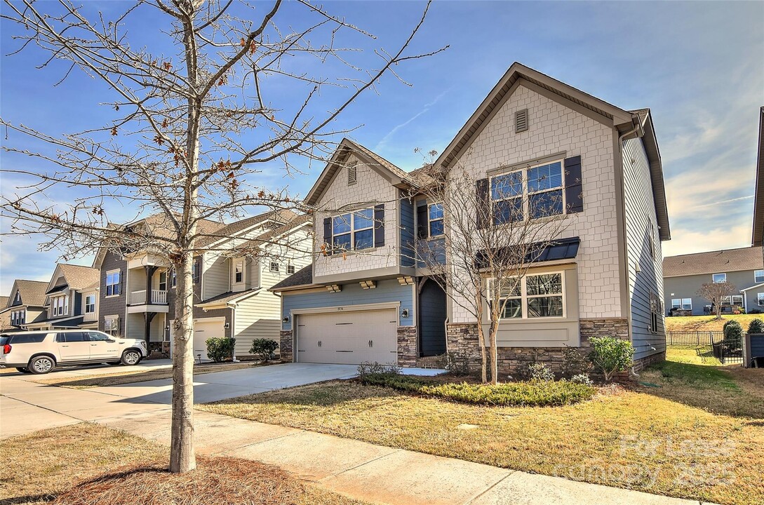 1036 Easley St in Waxhaw, NC - Building Photo