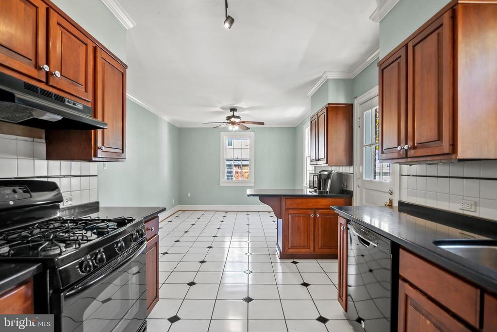 4739 16th St N in Arlington, VA - Building Photo