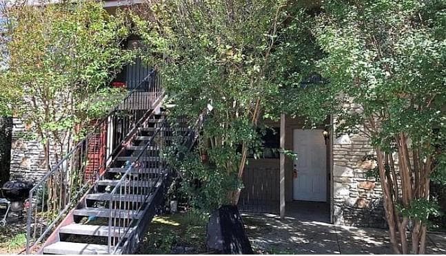 7001 Oak Meadow Cir in Austin, TX - Building Photo