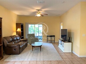 8815 Palisades Beach Ave in Orlando, FL - Building Photo - Building Photo