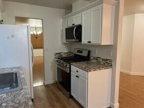 1227 187th Street Ct E in Spanaway, WA - Foto de edificio - Building Photo