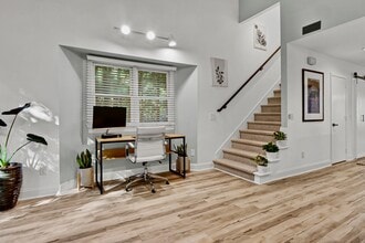 1800 Eastwood Rd, Unit 164 in Wilmington, NC - Foto de edificio - Building Photo