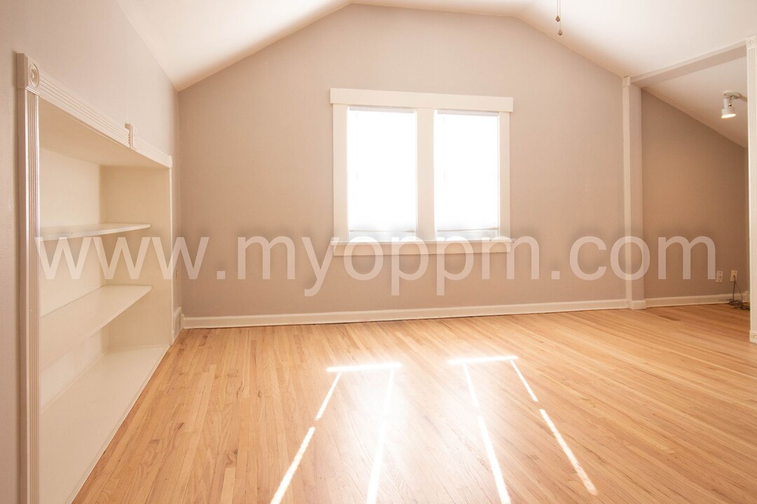 4202 Barker Ave in Omaha, NE - Building Photo