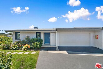 6817 Seawatch Ln in Malibu, CA - Building Photo - Building Photo