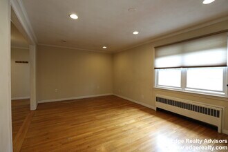 20 Cummings Rd, Unit 2 in Boston, MA - Foto de edificio - Building Photo