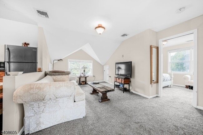 12 Main Rd in Montville, NJ - Building Photo - Building Photo