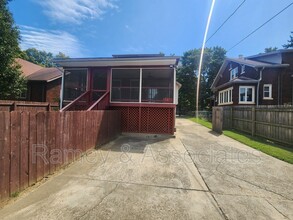 831 Eastern Pkwy in Louisville, KY - Building Photo - Building Photo
