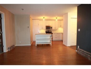 2160 Ridge Dr in Minneapolis, MN - Building Photo - Building Photo