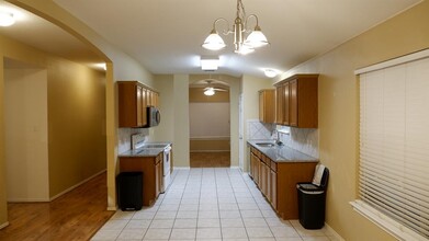 106 Northern Trail in Leander, TX - Foto de edificio - Building Photo