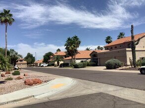 9175 E Camino Del Santo in Scottsdale, AZ - Building Photo - Building Photo