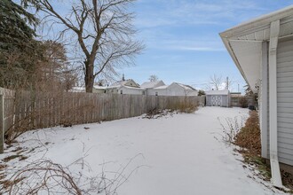 1108 Hemlock St in Clare, MI - Building Photo - Building Photo