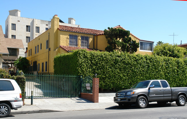 244 S Normandie Ave in Los Angeles, CA - Building Photo - Building Photo