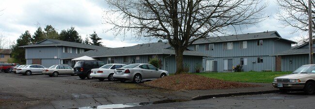 Draper Park Apartments in Albany, OR - Building Photo - Building Photo