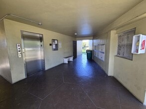 5335 NW 10th Ct, Unit 204 in Plantation, FL - Building Photo - Building Photo