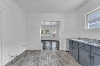 3279 W 32nd St, Unit Down in Cleveland, OH - Building Photo - Building Photo