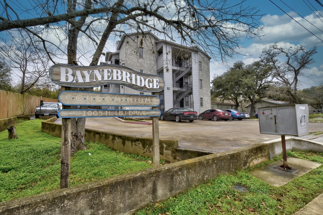 Baynebridge Condominiums in San Marcos, TX - Building Photo