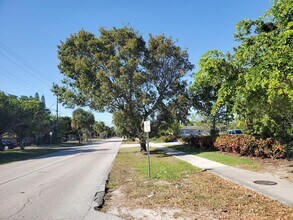 743 S Swinton Ave in Delray Beach, FL - Foto de edificio - Building Photo