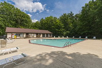 Newport Woods Apartments in Newport, MI - Foto de edificio - Building Photo