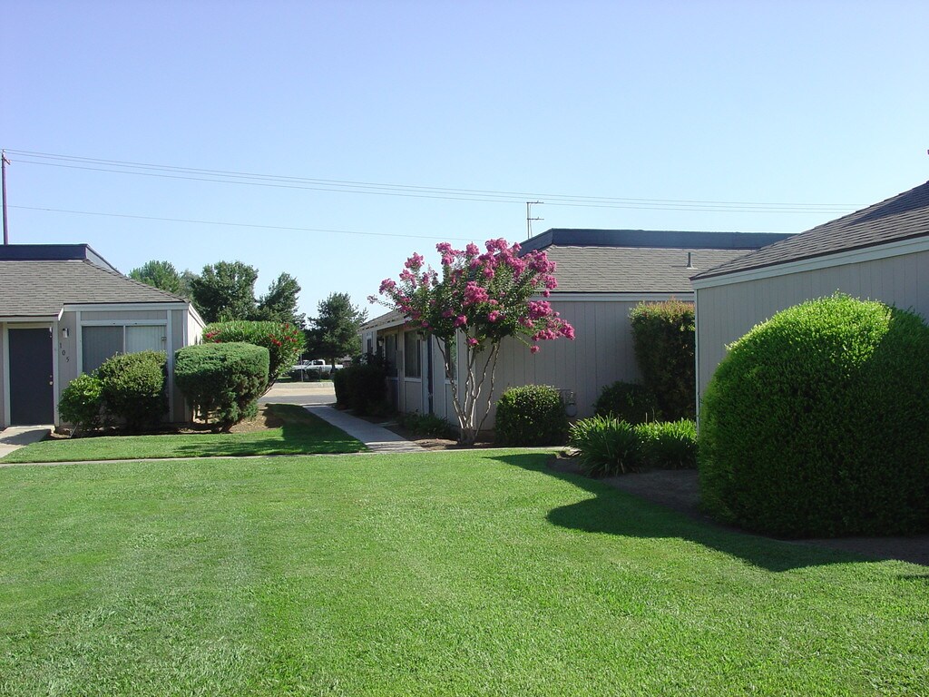 Ashbrier and Sandalwood Apartments in Fresno, CA