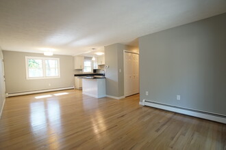 70 Wilson Ln in Vernon, CT - Building Photo - Building Photo