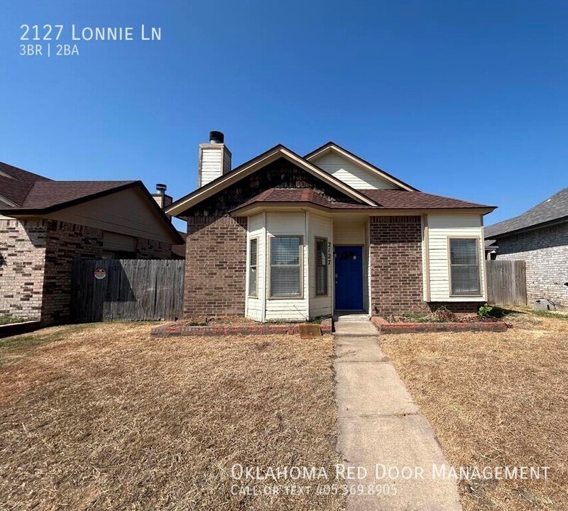 2127 Lonnie Ln in Moore, OK - Building Photo