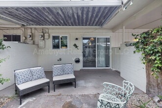 10547 W Coggins Dr in Sun City, AZ - Building Photo - Building Photo