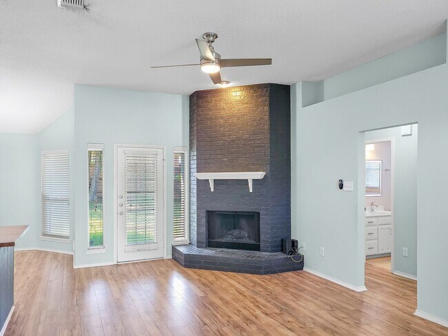 1700 Willow Park Dr in Fort Worth, TX - Building Photo - Building Photo