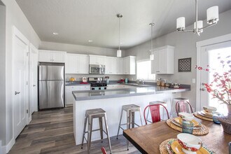 1653 E Aspen Loop in Provo, UT - Building Photo - Building Photo