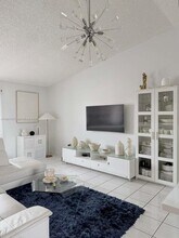 10017 W Okeechobee Rd in Hialeah Gardens, FL - Building Photo - Building Photo