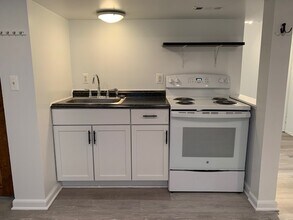 406 N Hamilton St, Unit 4 in Ypsilanti, MI - Building Photo - Building Photo