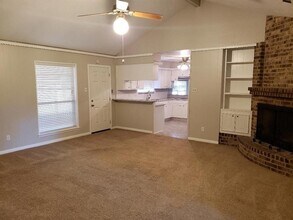 2706 Lufkin Ln in Deer Park, TX - Building Photo - Building Photo