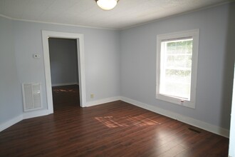 1013 Lowry Ave in Durham, NC - Building Photo - Building Photo