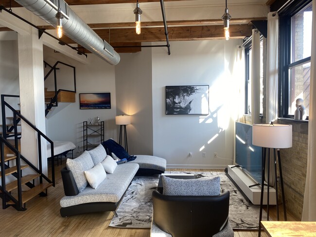 215 W Maple St, Unit Prime Industrial Condo fo in Milwaukee, WI - Building Photo - Building Photo