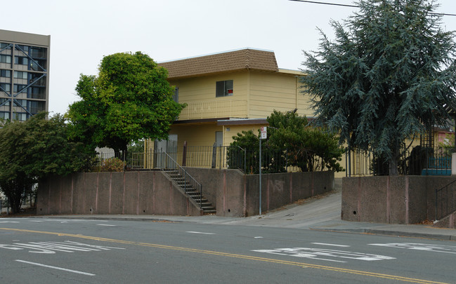 715 Sacramento St in Vallejo, CA - Foto de edificio - Building Photo