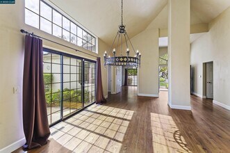 51 Deer Meadow Ln in Danville, CA - Building Photo - Building Photo