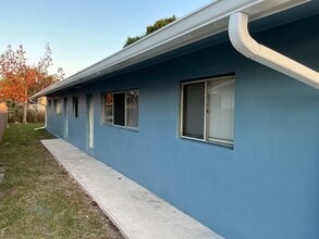 812 N 24th St in Fort Pierce, FL - Building Photo - Building Photo