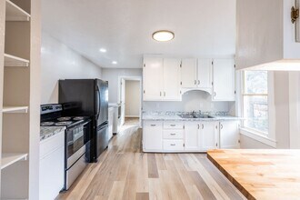 462 10th St in Idaho Falls, ID - Building Photo - Building Photo