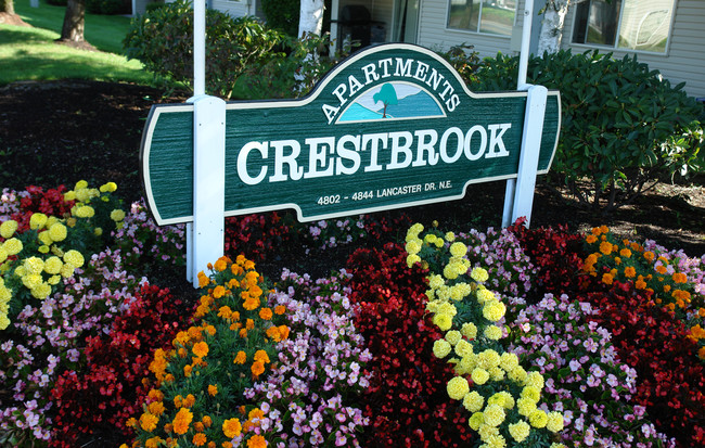 Crestbrook Apartments in Salem, OR - Foto de edificio - Building Photo