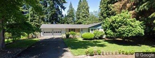 3043 Wayside Loop