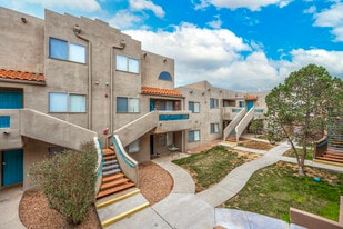 Las Kivas in Albuquerque, NM - Building Photo