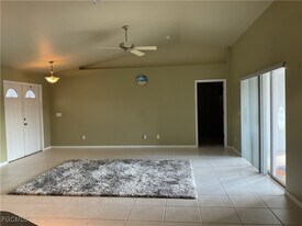 3920 SE 2nd Pl in Cape Coral, FL - Building Photo