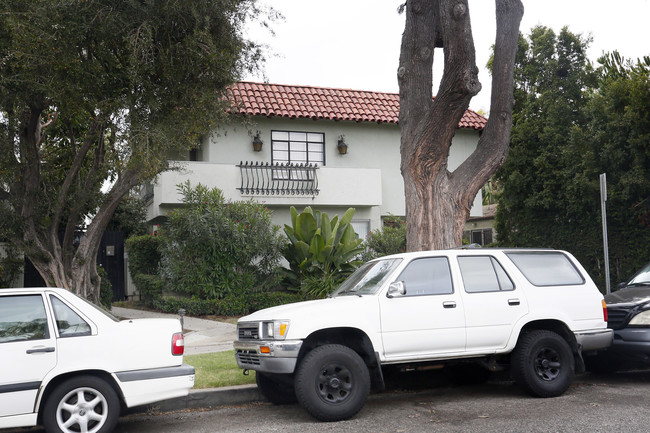 3344 Mentone Ave in Los Angeles, CA - Building Photo - Building Photo