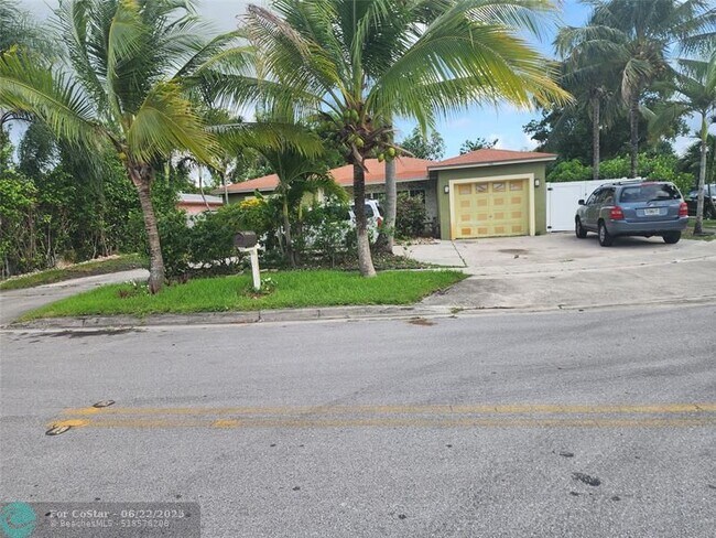 5385 SW 8th Ct