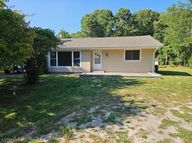 321 Locust Ave in Howell, NJ - Building Photo