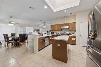 21430 Meadowhill Dr in Spring, TX - Building Photo - Building Photo